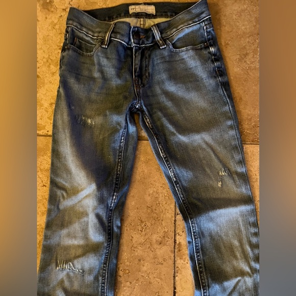 Free People Slit seam distressed blue jeans split seam bottom size 24 0 - Picture 4 of 8